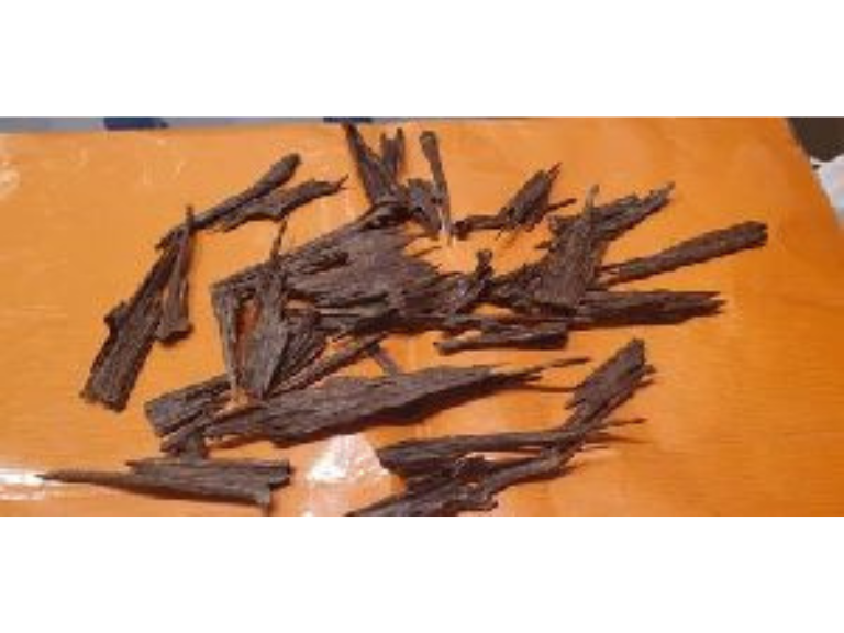 Brown Agarwood Chips