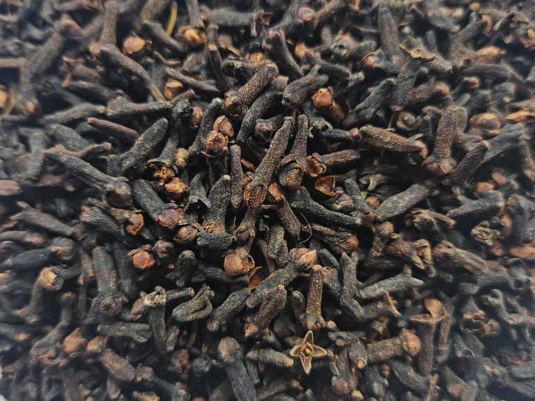 Cloves 