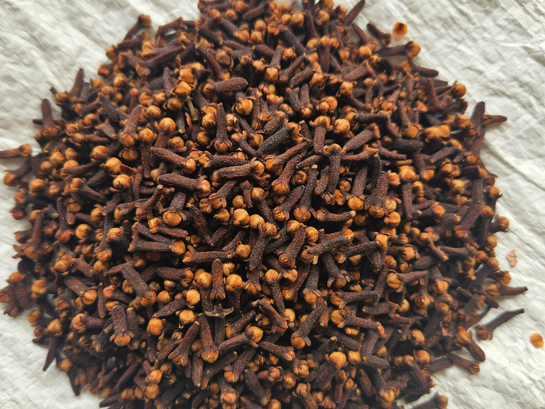 Cloves 